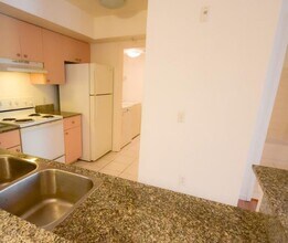 2727 Centergate Dr in Miramar, FL - Building Photo - Building Photo