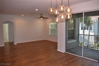 23420 Alamanda Dr in Bonita Springs, FL - Foto de edificio - Building Photo