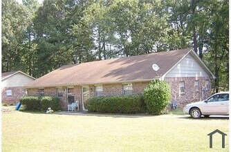 Room in Duplex on Glenwoods Dr in Riverdale, GA - Building Photo - Building Photo