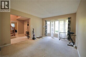 104 Woodbend Crescent in Waterloo, ON - Building Photo - Building Photo
