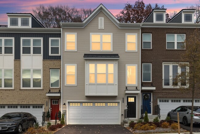 property at 3045 Perthshire Pl