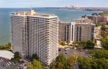 12700 Lake Ave, Unit 1308 in Lakewood, OH - Building Photo - Building Photo