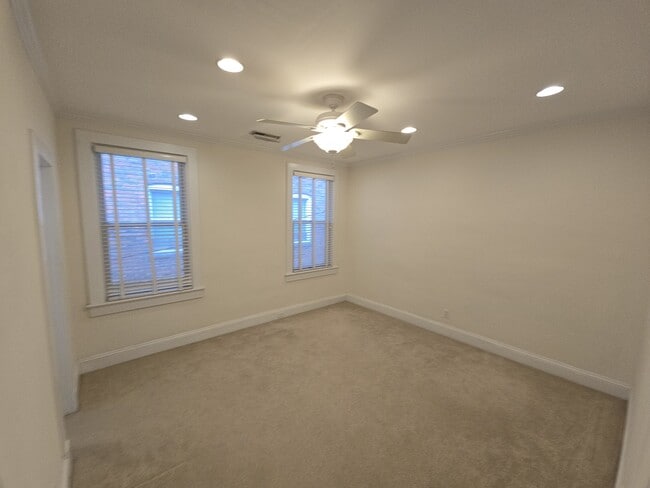 621 W Princess Anne Rd in Norfolk, VA - Building Photo - Building Photo