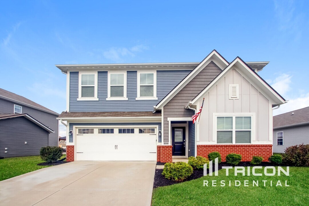 1303 Eton Wy in Avon, IN - Building Photo