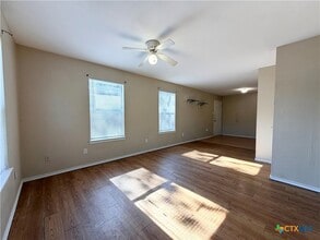 898 Advance St in San Marcos, TX - Building Photo - Building Photo