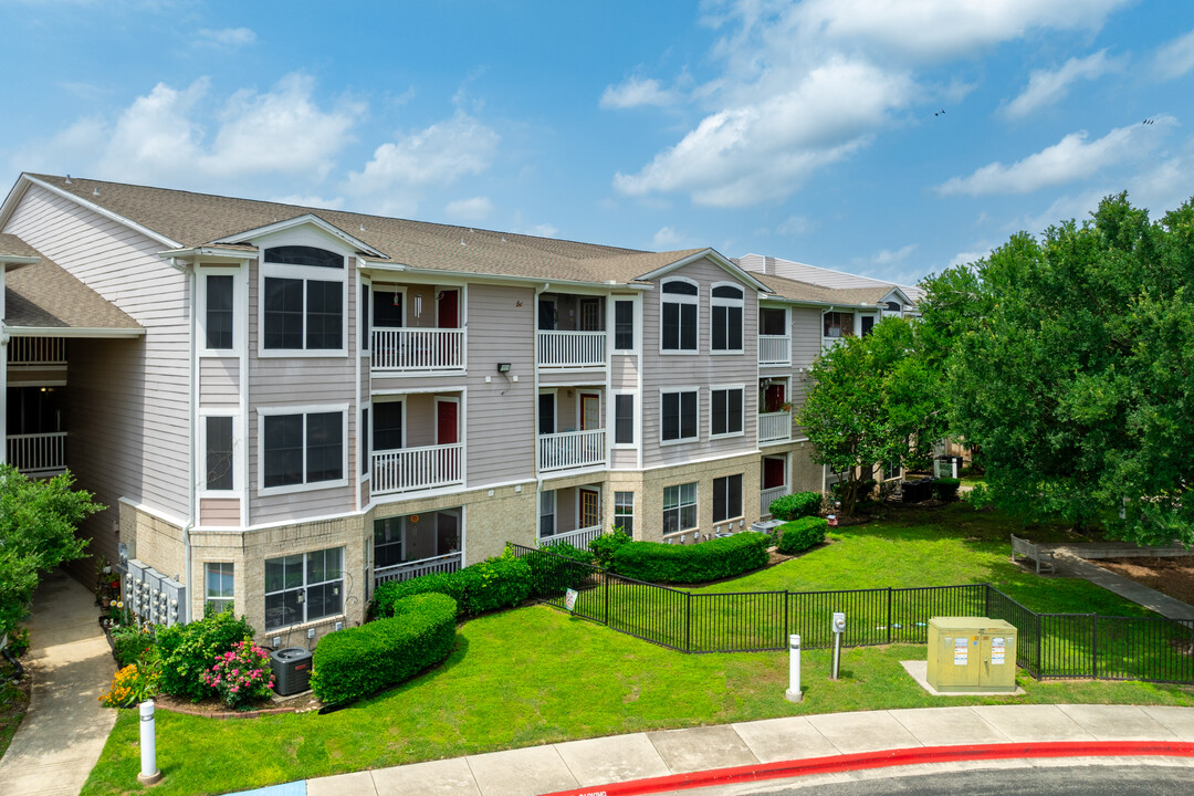 Stone Brook Seniors Active Adult Living in San Marcos, TX - Foto de edificio