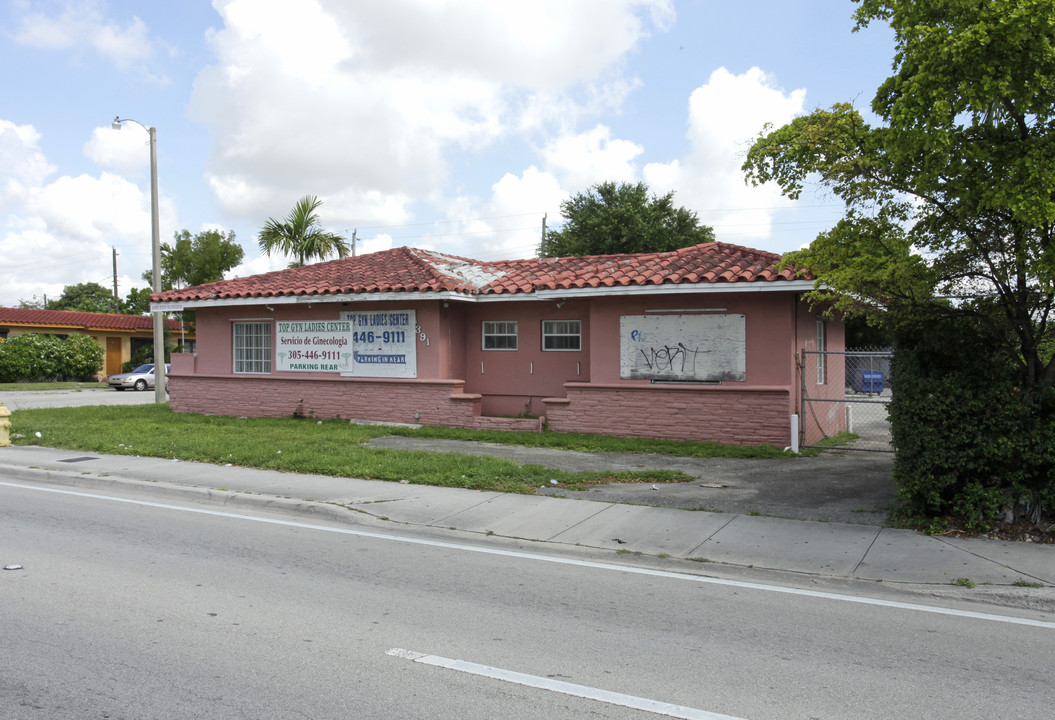 4391 W Flagler St in Miami, FL - Building Photo