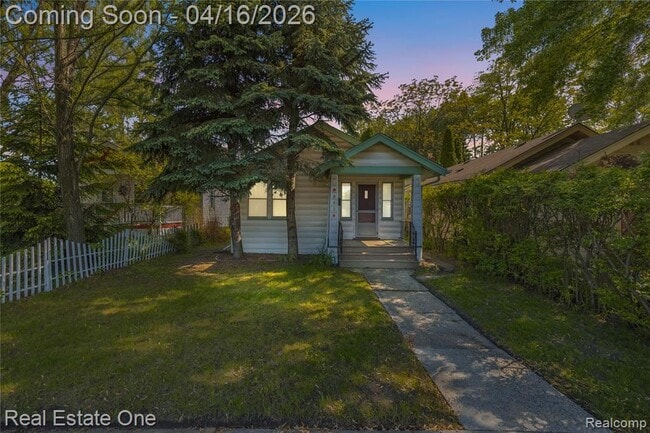 property at 842 E 10 Mile Rd