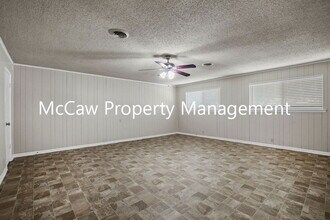 1110 Rosedale Dr in Gainesville, TX - Building Photo - Building Photo