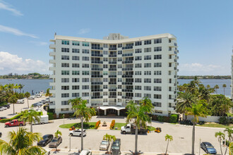 La Fontana in West Palm Beach, FL - Foto de edificio - Building Photo