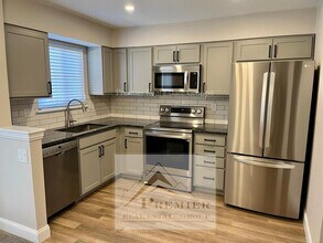 7905 Lexington Park Dr in Colorado Springs, CO - Building Photo - Building Photo