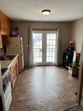 829 E 9th St S, Unit #4 in Newton, IA - Building Photo - Building Photo