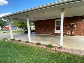 320 Port William Ln in Carrollton, KY - Building Photo - Building Photo
