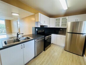 14170 SW 84th St in Miami, FL - Building Photo - Building Photo