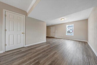 Charleston Place in Christiansburg, VA - Foto de edificio - Building Photo