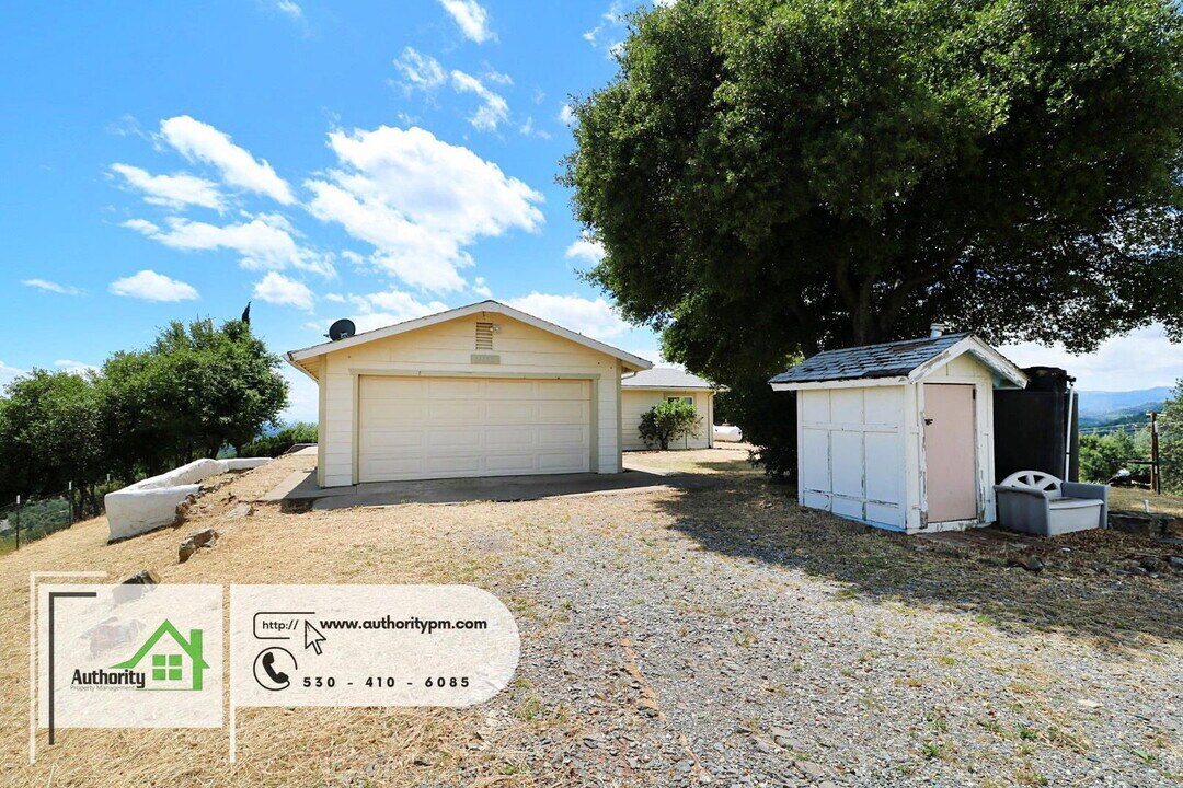 22173 Delightful Way in Redding, CA - Building Photo