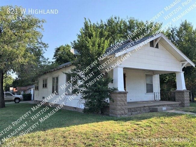property at 821 W Highland Ave