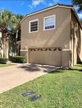 599 NW 87th Ter in Coral Springs, FL - Foto de edificio - Building Photo
