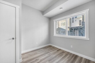 620 Red Sky Way NE in Calgary, AB - Building Photo - Building Photo