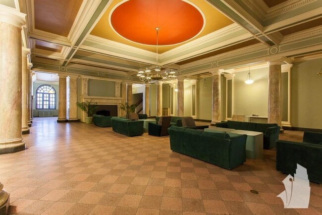 522 W Briar Pl, Unit 4J in Chicago, IL - Foto de edificio - Building Photo