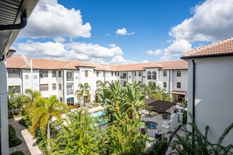 5550 E Michigan St in Orlando, FL - Building Photo - Building Photo