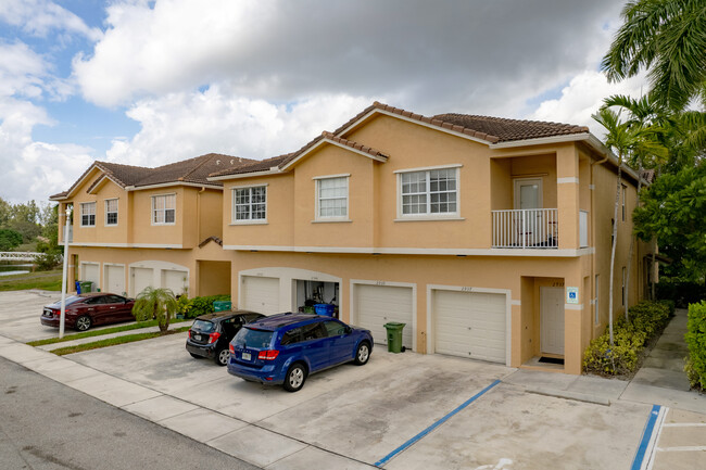 Crestwood at Carolina in Margate, FL - Building Photo - Primary Photo