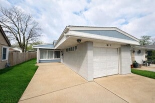 1413 Burry St in Joliet, IL - Building Photo