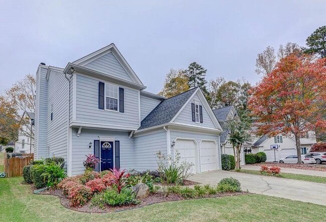 property at 558 Lullingstone Dr SE