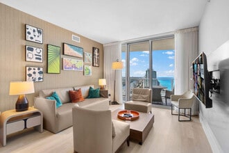 4111 S Ocean Dr in Hollywood, FL - Building Photo - Building Photo