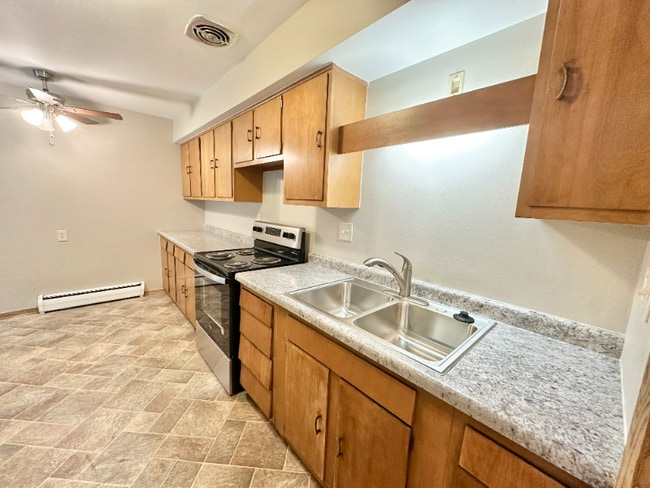 3439 S 26th St, Unit 16 in Milwaukee, WI - Foto de edificio - Building Photo