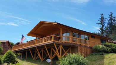 Whaleshead Beach Resort in Brookings, OR - Building Photo - Building Photo