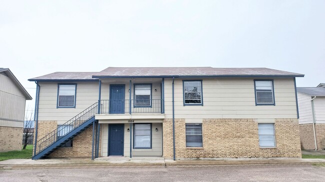1004 Eastside Dr