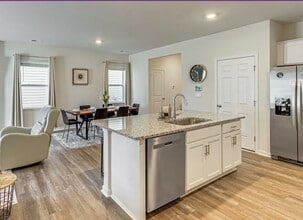 1281 37th Ave Lane NE in Hickory, NC - Building Photo - Building Photo