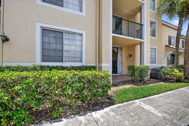 1733 Village Blvd in West Palm Beach, FL - Building Photo - Building Photo