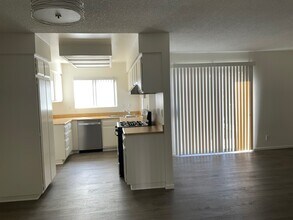 411 Pioneer Dr, Unit #6 in Glendale, CA - Foto de edificio - Building Photo