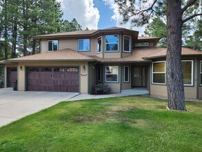 2100 N Timberline Rd in Flagstaff, AZ - Building Photo - Building Photo