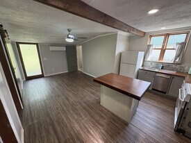 515 S Washington St in Siloam Springs, AR - Building Photo