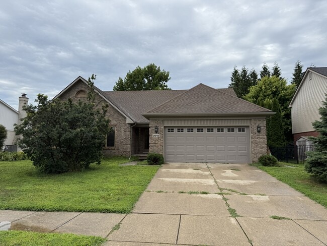 property at 2915 Chippewa Dr