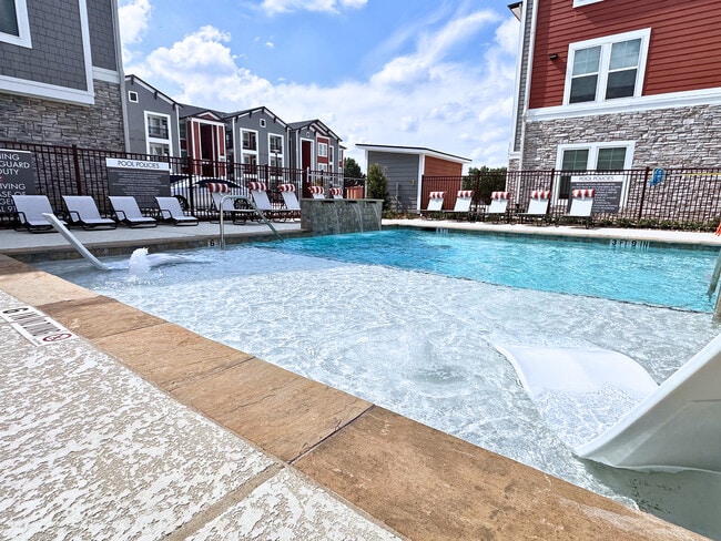 Cardiff at Westminster in Houston, TX - Building Photo - Building Photo