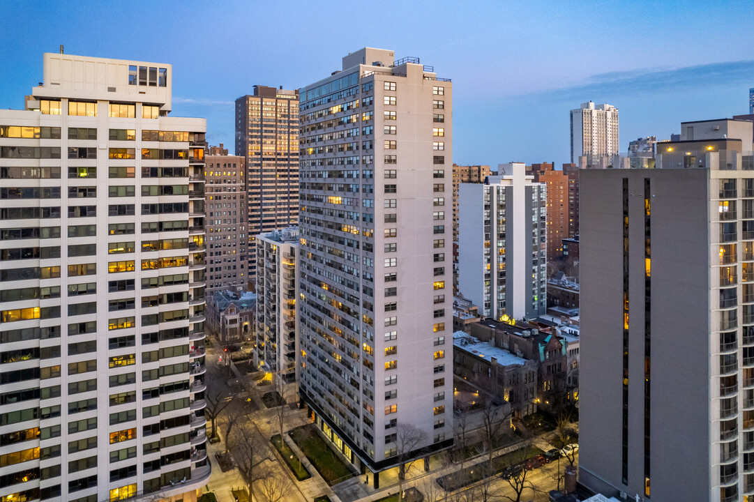 State Parkway Condominium in Chicago, IL - Foto de edificio