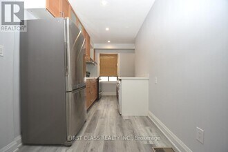 133 Coxwell Ave in Toronto, ON - Building Photo - Building Photo