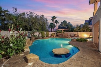 3010 Hammerwood Dr in Las Vegas, NV - Building Photo - Building Photo