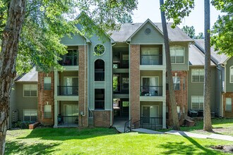White Oak Apartments in Conroe, TX - Building Photo - Building Photo