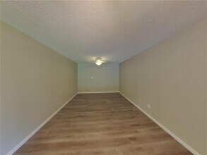 4512 Montgomery Rd in Mound, MN - Building Photo - Building Photo