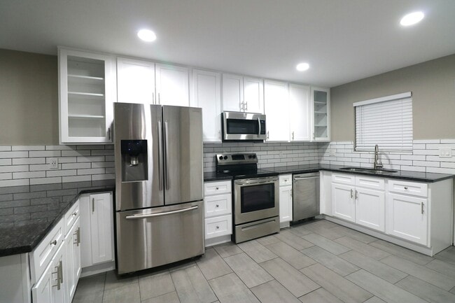 1 N Naco Way in Chandler, AZ - Building Photo - Building Photo