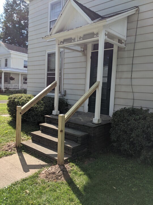 46 Elm St in Delhi, NY - Building Photo