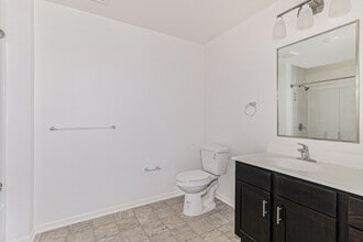 7850 East Jefferson in Detroit, MI - Building Photo - Building Photo