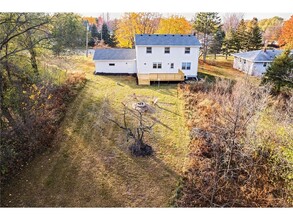 5464 Hodgson Rd in North Oaks, MN - Foto de edificio - Building Photo