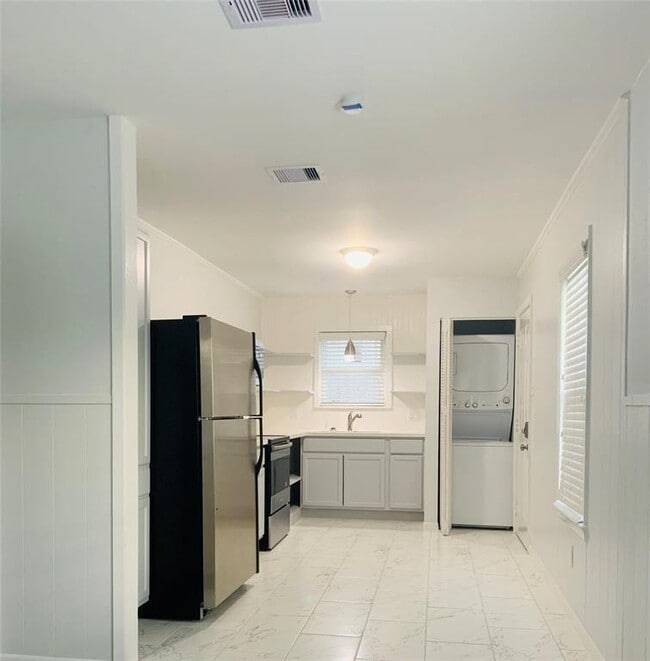 property at 2303 Blodgett St