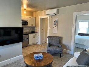 210 W Chestnut St, Unit 4 in Lancaster, PA - Building Photo - Building Photo